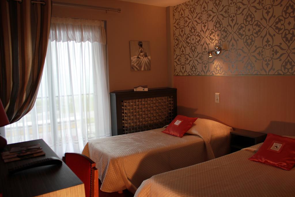 Hotel Restaurant Le Panorama Neuvecelle Room photo